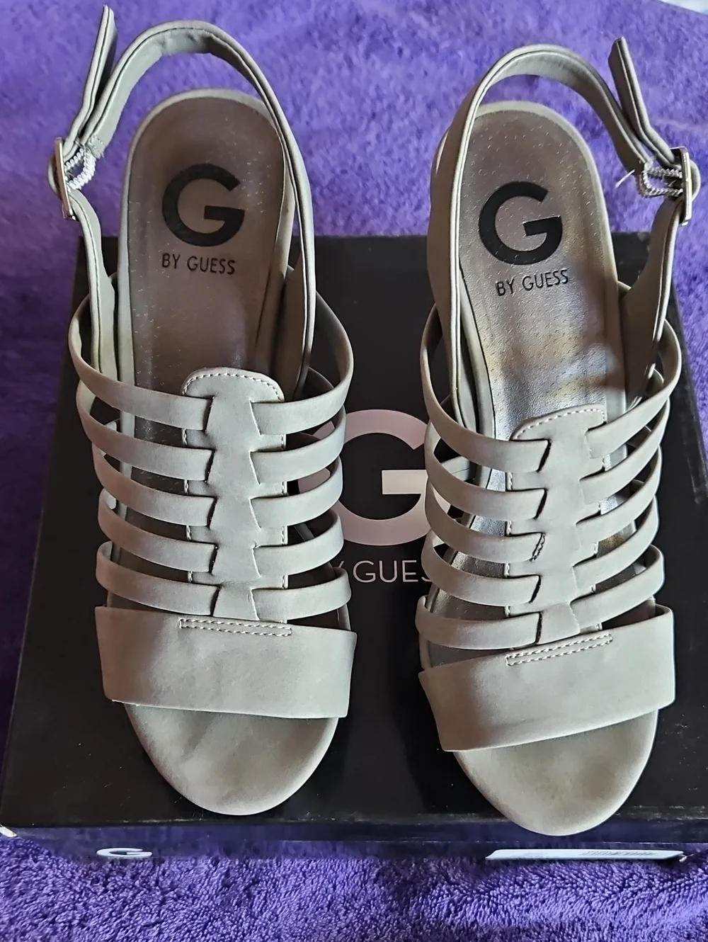 Guess Seany2 Dark Gray Chunky Heel Platform Wedge 7 1/2 Like New